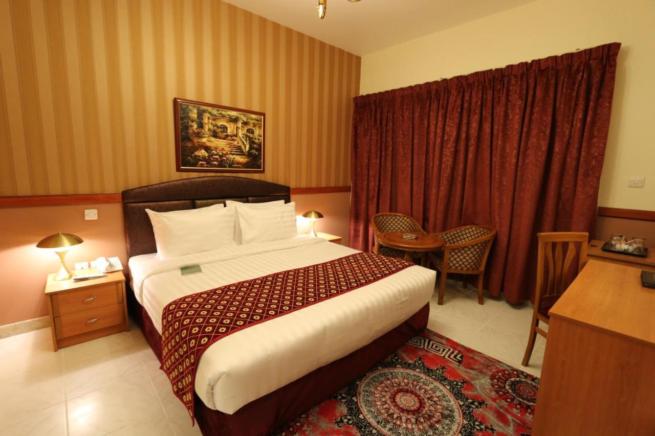 New California Hotel Dubai Dış mekan fotoğraf