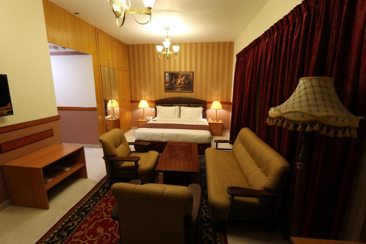 New California Hotel Dubai Dış mekan fotoğraf