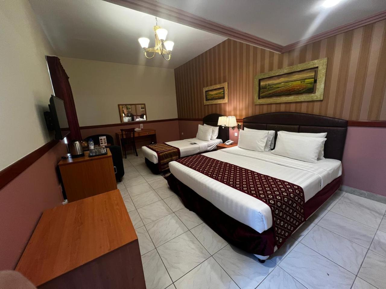 New California Hotel Dubai Dış mekan fotoğraf